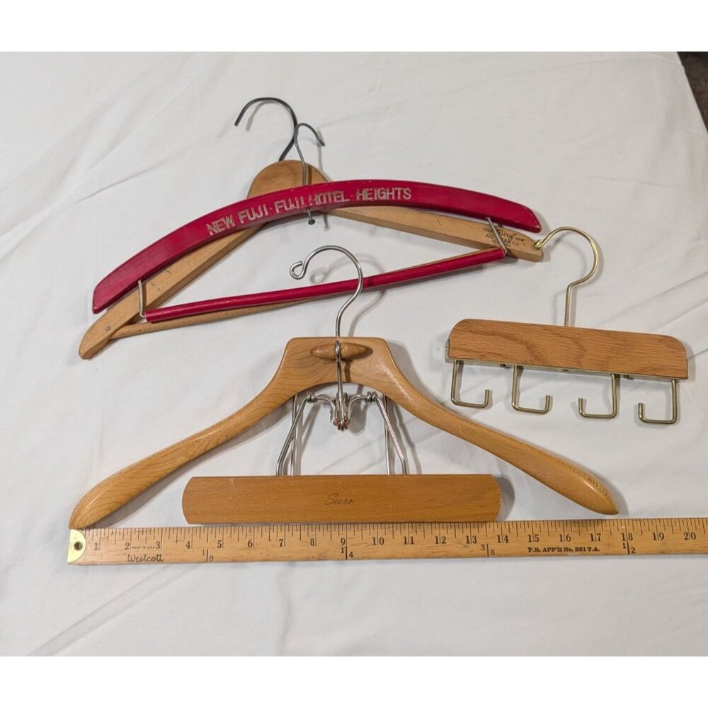 Vintage Wooden Hangers Set 4 Sears Fairy New Fuji Hotel Multi-Use - Picture 7 of 9